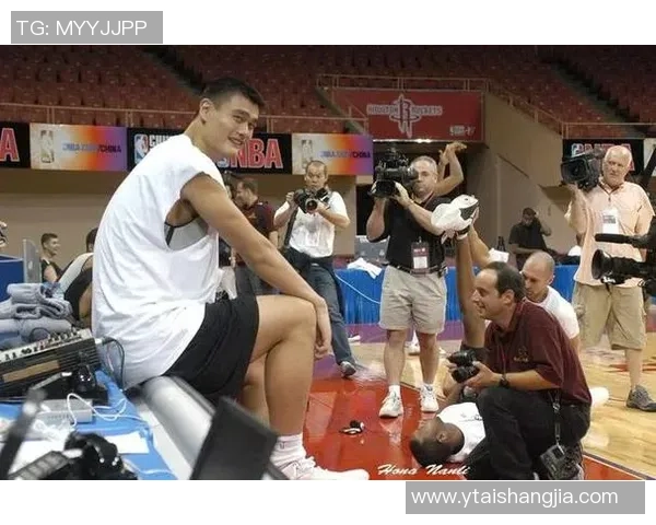 姚明在NBA赛场上的强悍瞬间回顾与传奇时刻解析