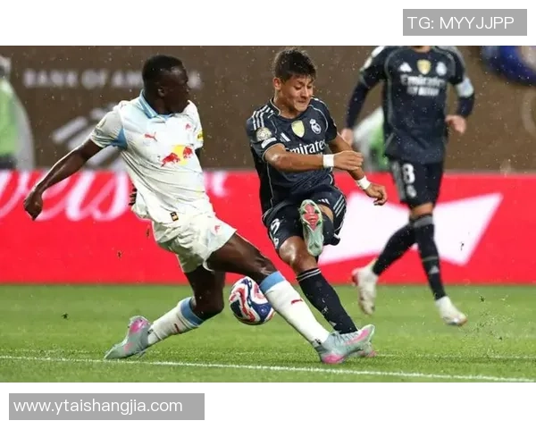 意甲焦点战曼城与尤文图斯握手言和帽子戏法引发全场热议